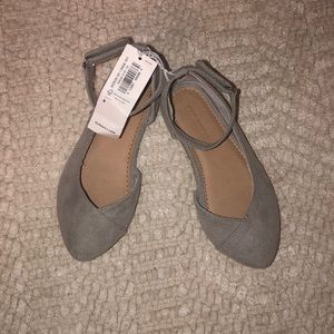 3/$18 Gray Old Navy Toddler Flats size 8